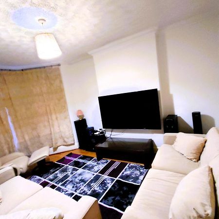 Edwardian 4 Bedrooms With 4 Bathrooms Townhouse, Next To Underground, Accommodates 10 People Лондон Екстер'єр фото