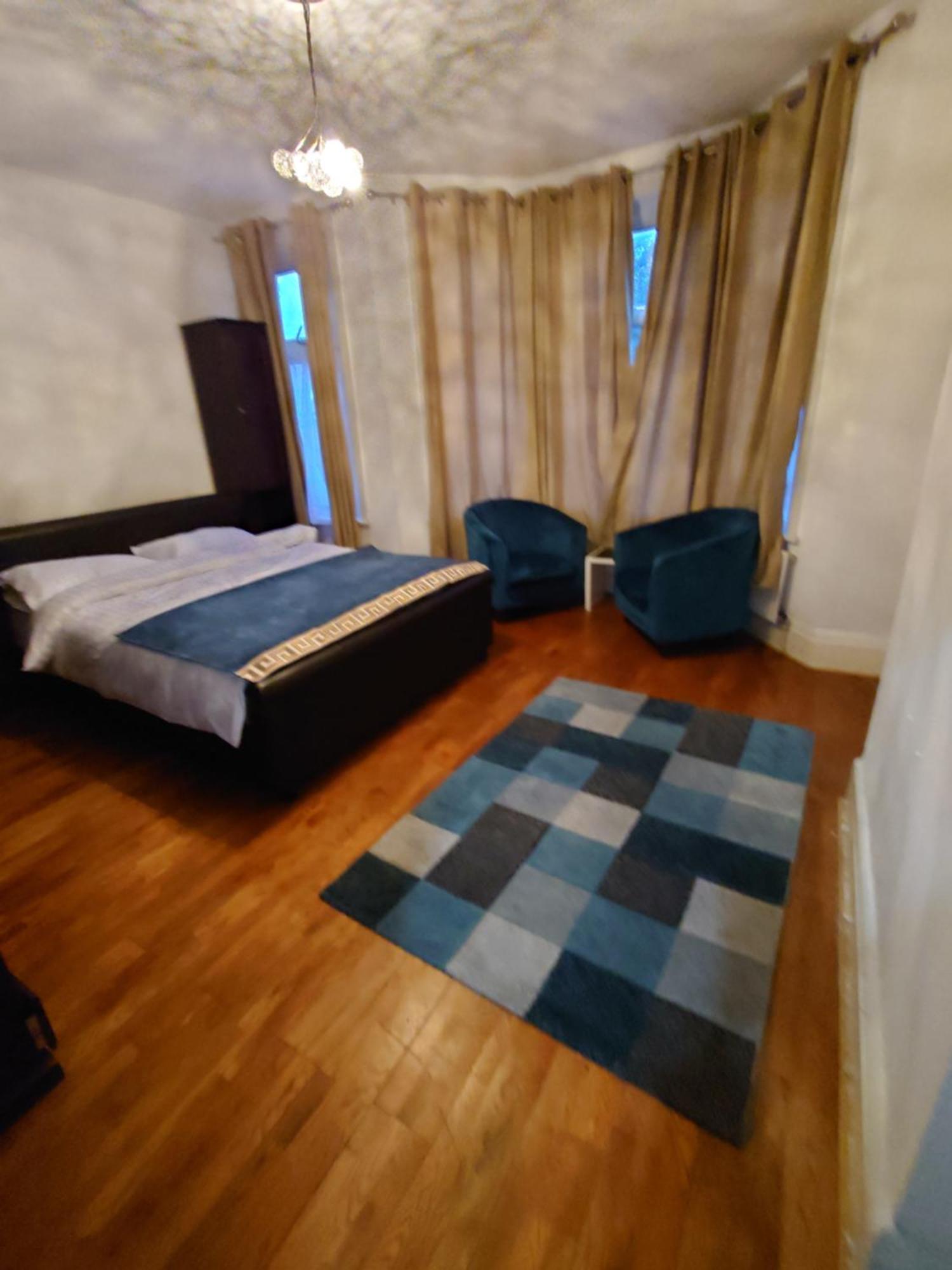 Edwardian 4 Bedrooms With 4 Bathrooms Townhouse, Next To Underground, Accommodates 10 People Лондон Екстер'єр фото